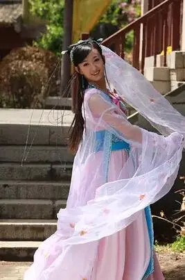 《穿越时空之灵格格》：当叛逆格格遇上现代脑洞，爆笑古今大乱炖，颠覆你认知的清宫戏！